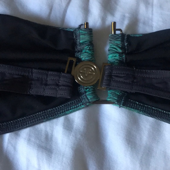 Peacock bikini top - Picture 3 of 3